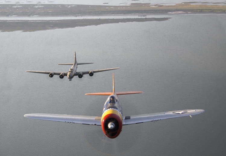 B-17G and P-47 Thunderbolt
